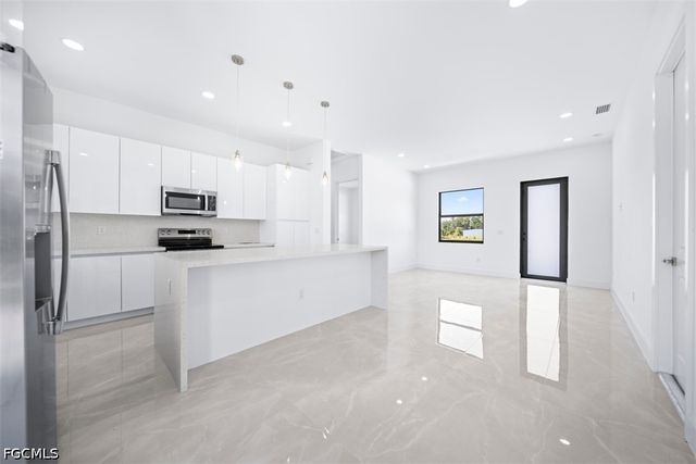1255 Nimitz BLVD, Lehigh Acres, FL 33974
