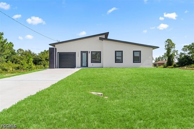 1255 Nimitz BLVD, Lehigh Acres, FL 33974