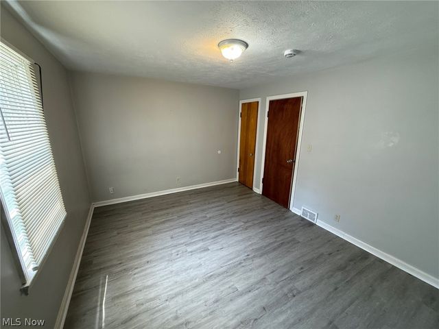 411 E 264th Street, Euclid, OH 44132