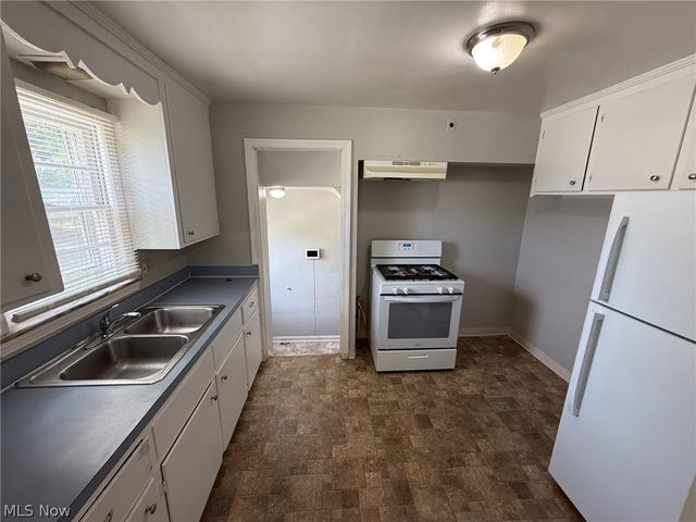 411 E 264th Street, Euclid, OH 44132