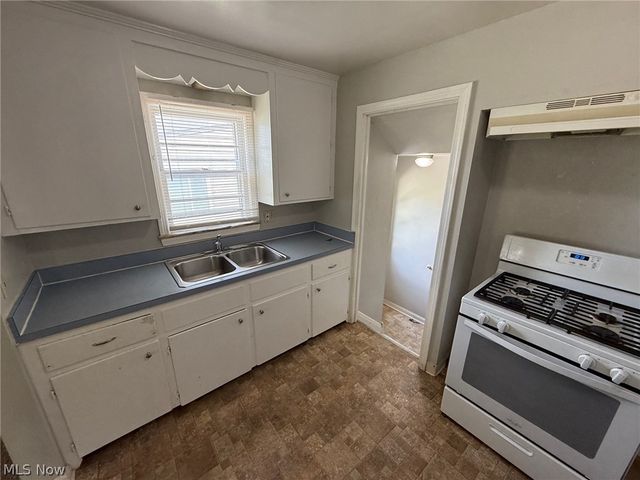 411 E 264th Street, Euclid, OH 44132