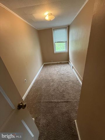 208 GOLF RD, Darby, PA 19023