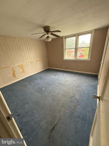 208 GOLF RD, Darby, PA 19023