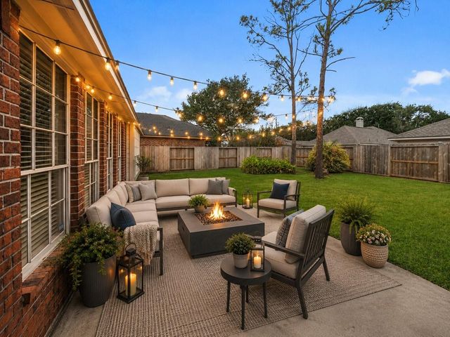 1123 Summer Brook, Sugar Land, TX 77479