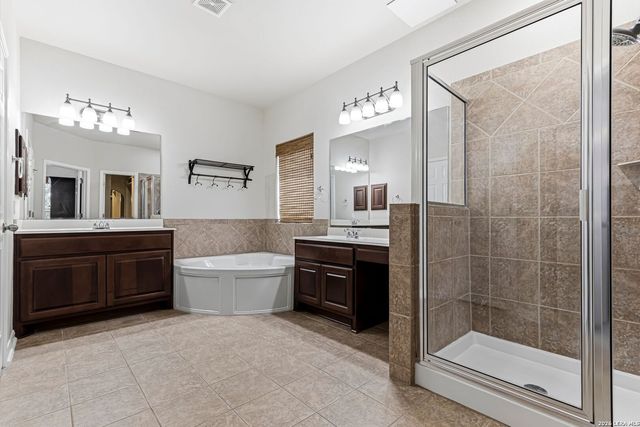 1770 Heavens Peak, San Antonio, TX 78258