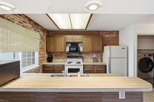 5207 Calico CT, Virginia Beach, VA 23464