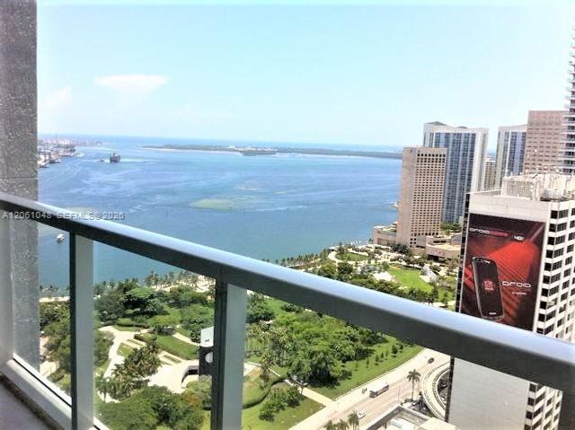 244 Biscayne Boulevard 3307, Miami, FL 33132