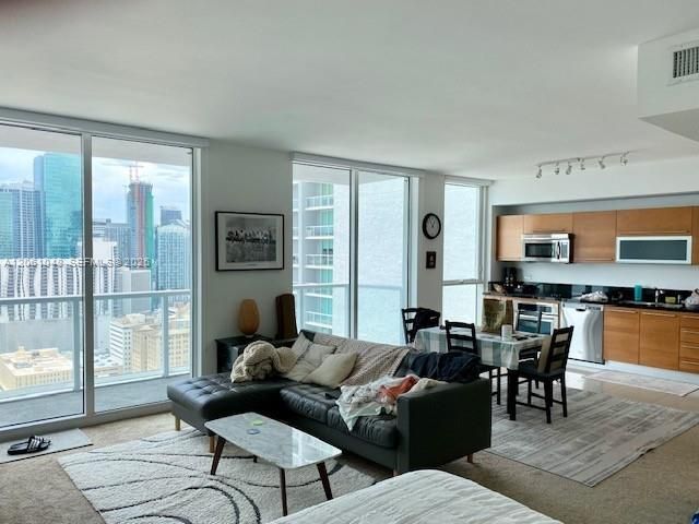 244 Biscayne Boulevard 3307, Miami, FL 33132
