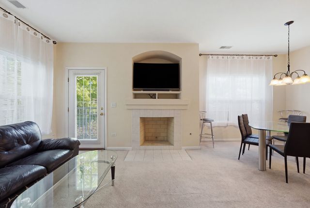 1267 W Lake Street 104, Addison, IL 60101