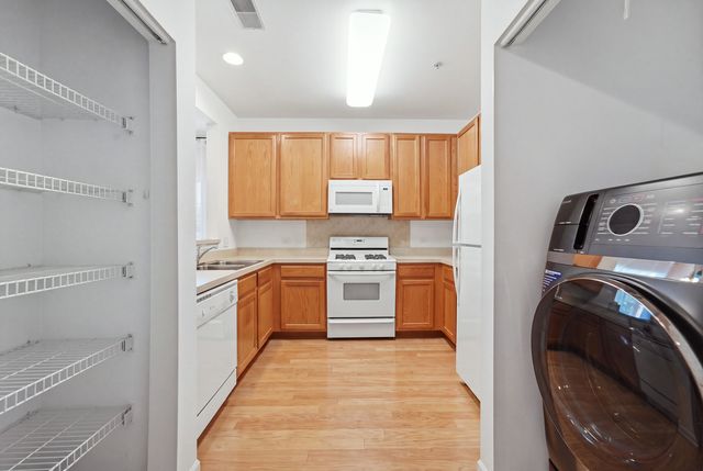 1267 W Lake Street 104, Addison, IL 60101