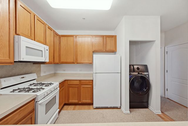 1267 W Lake Street 104, Addison, IL 60101