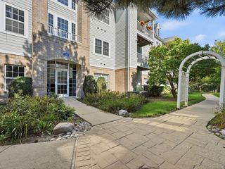 1267 W Lake Street 104, Addison, IL 60101