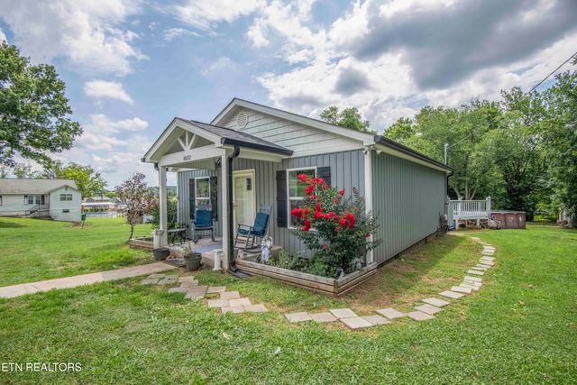 8532 Three Points Rd, Knoxville, TN 37924