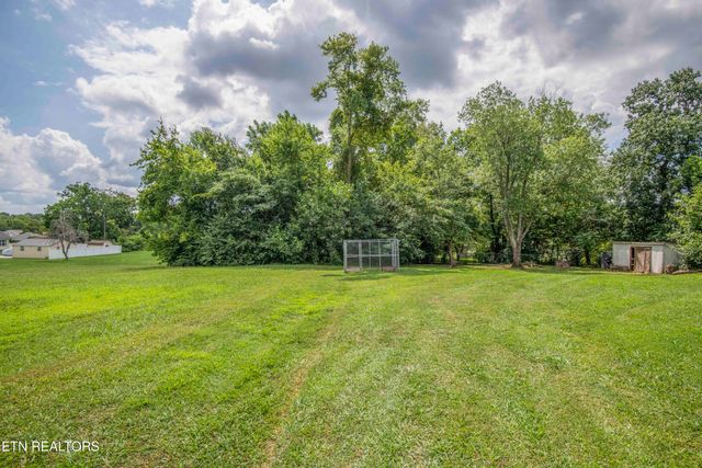 8532 Three Points Rd, Knoxville, TN 37924