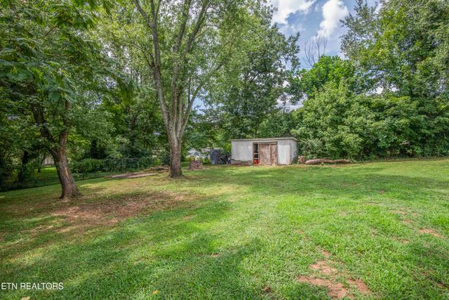 8532 Three Points Rd, Knoxville, TN 37924