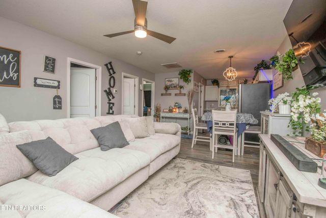 8532 Three Points Rd, Knoxville, TN 37924