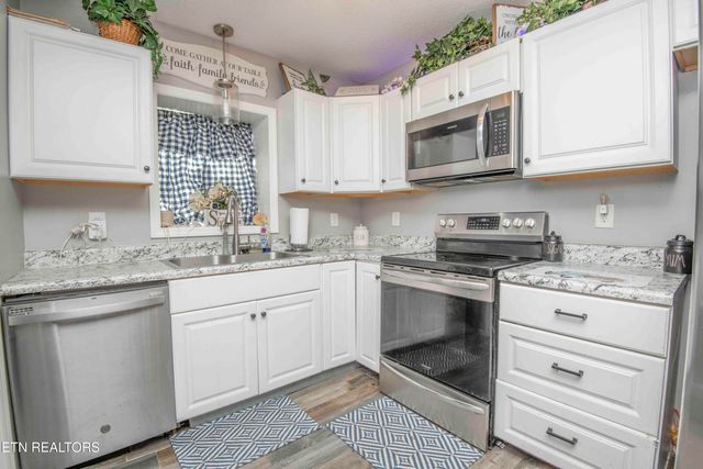 8532 Three Points Rd, Knoxville, TN 37924