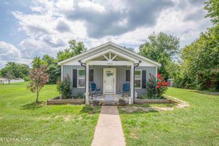 8532 Three Points Rd, Knoxville, TN 37924