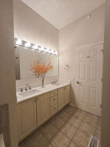 723 Prestwick Lane, Wheeling, IL 60090