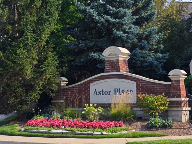723 Prestwick Lane, Wheeling, IL 60090