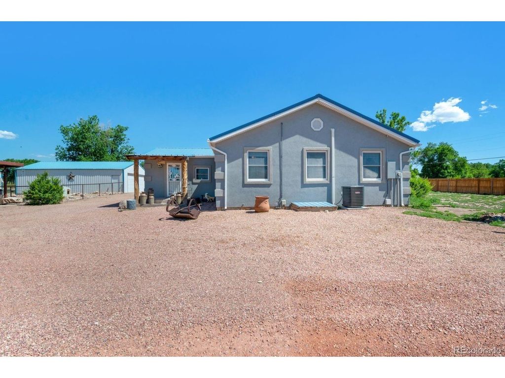 445 G St, Penrose, CO 81240
