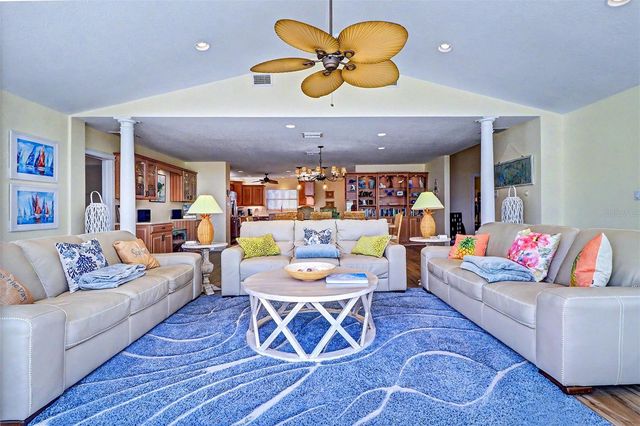 495 HARBOR DRIVE S, Indian Rocks Beach, FL 33785