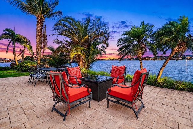 495 HARBOR DRIVE S, Indian Rocks Beach, FL 33785