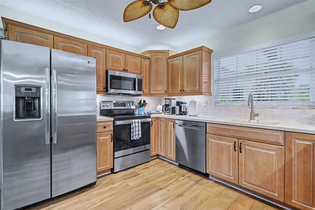 495 HARBOR DRIVE S, Indian Rocks Beach, FL 33785