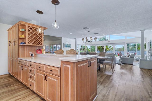 495 HARBOR DRIVE S, Indian Rocks Beach, FL 33785