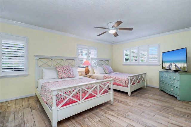 495 HARBOR DRIVE S, Indian Rocks Beach, FL 33785