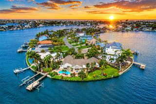 495 HARBOR DRIVE S, Indian Rocks Beach, FL 33785