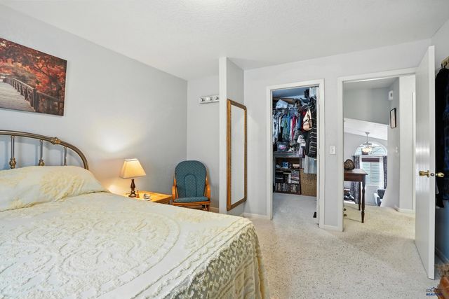 636 EARLEEN ST, Rapid City, SD 57701