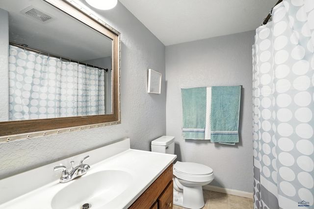 636 EARLEEN ST, Rapid City, SD 57701