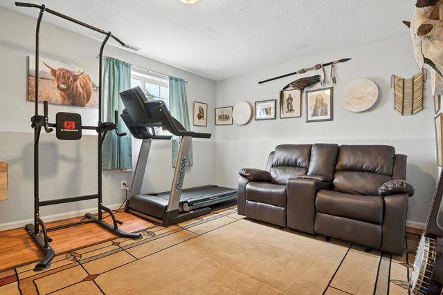 636 EARLEEN ST, Rapid City, SD 57701