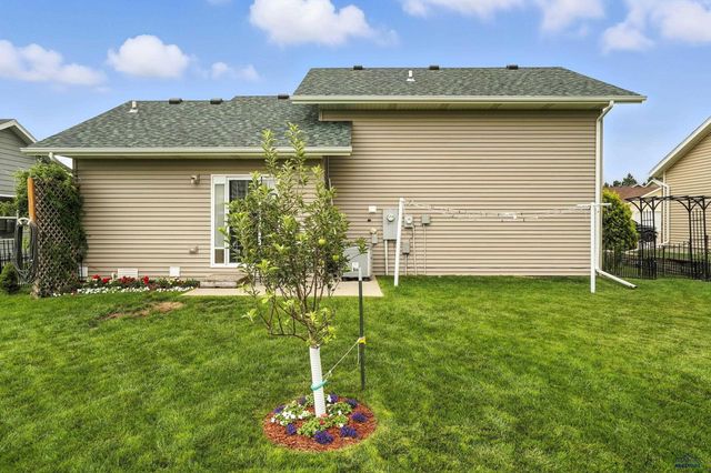 636 EARLEEN ST, Rapid City, SD 57701