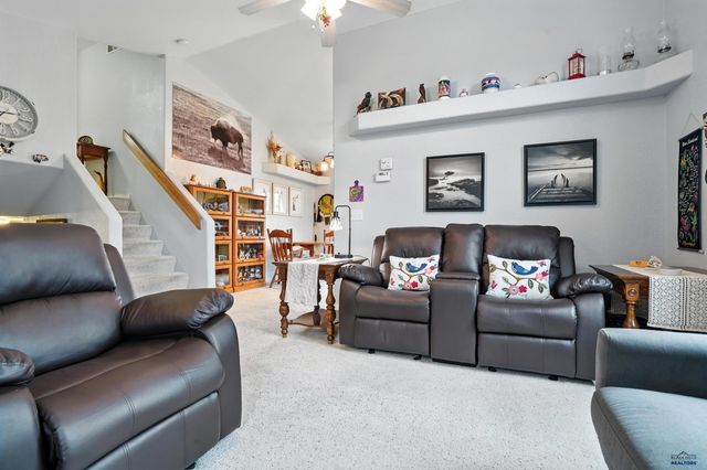 636 EARLEEN ST, Rapid City, SD 57701
