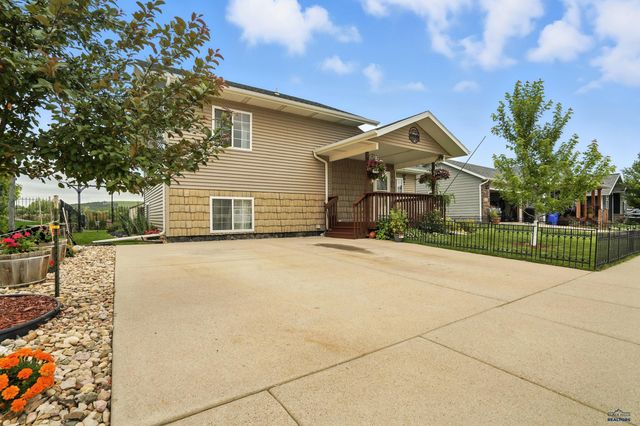 636 EARLEEN ST, Rapid City, SD 57701