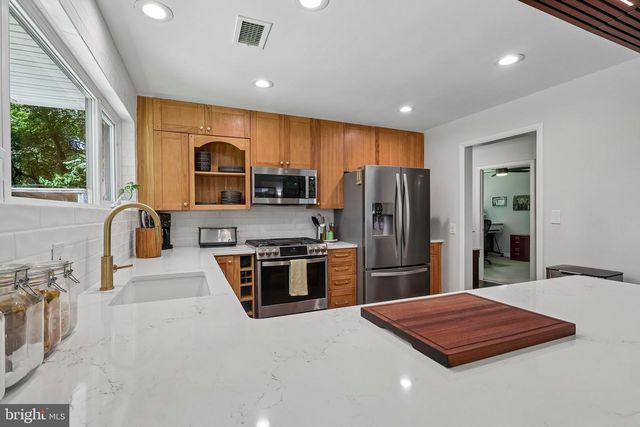 939 NORTH AVE, Springfield, PA 19064