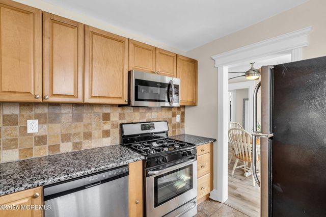 302 Deal Lake Drive 18, Asbury Park, NJ 07712