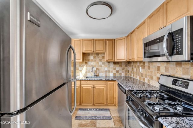 302 Deal Lake Drive 18, Asbury Park, NJ 07712