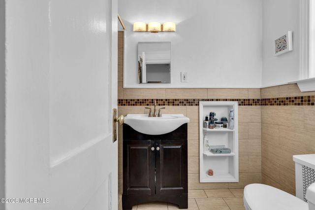 302 Deal Lake Drive 18, Asbury Park, NJ 07712