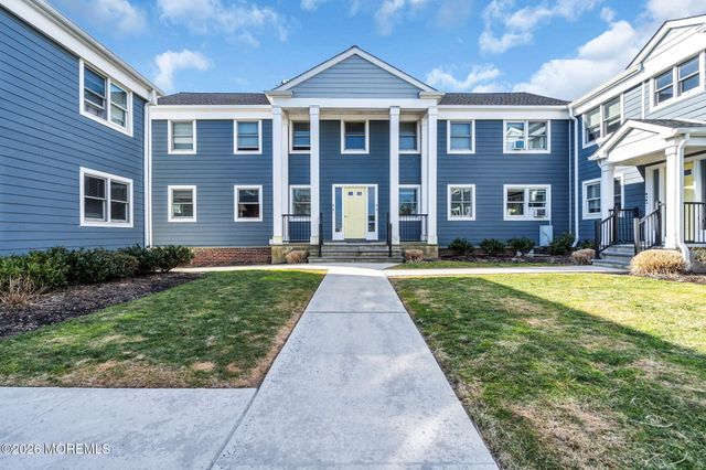 302 Deal Lake Drive 18, Asbury Park, NJ 07712