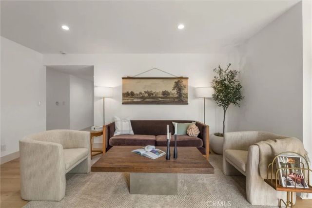 192 Dorena, Newbury Park, CA 91320