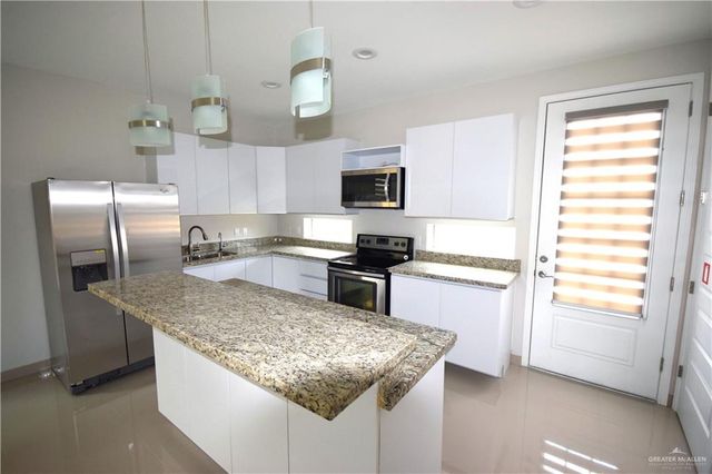 1202 Upas Drive, Edinburg, TX 78541