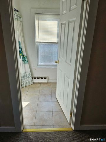 124 Hammond Court, Colchester, CT 06415