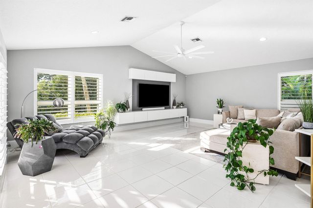 20376 Hacienda Court, Boca Raton, FL 33498