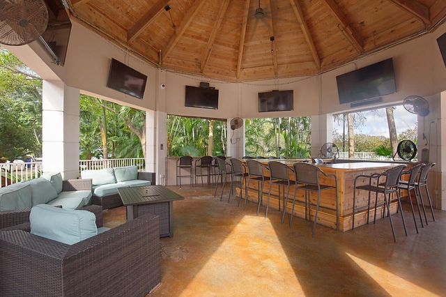 20376 Hacienda Court, Boca Raton, FL 33498