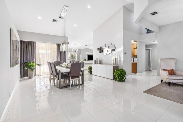 20376 Hacienda Court, Boca Raton, FL 33498