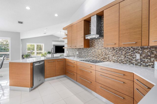 20376 Hacienda Court, Boca Raton, FL 33498