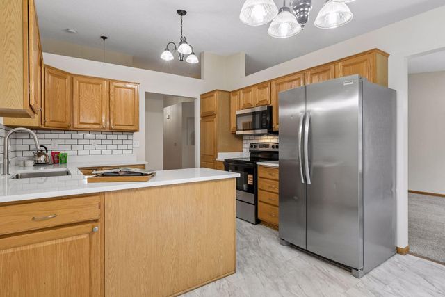 760 Garceau Lane, Vadnais Heights, MN 55127